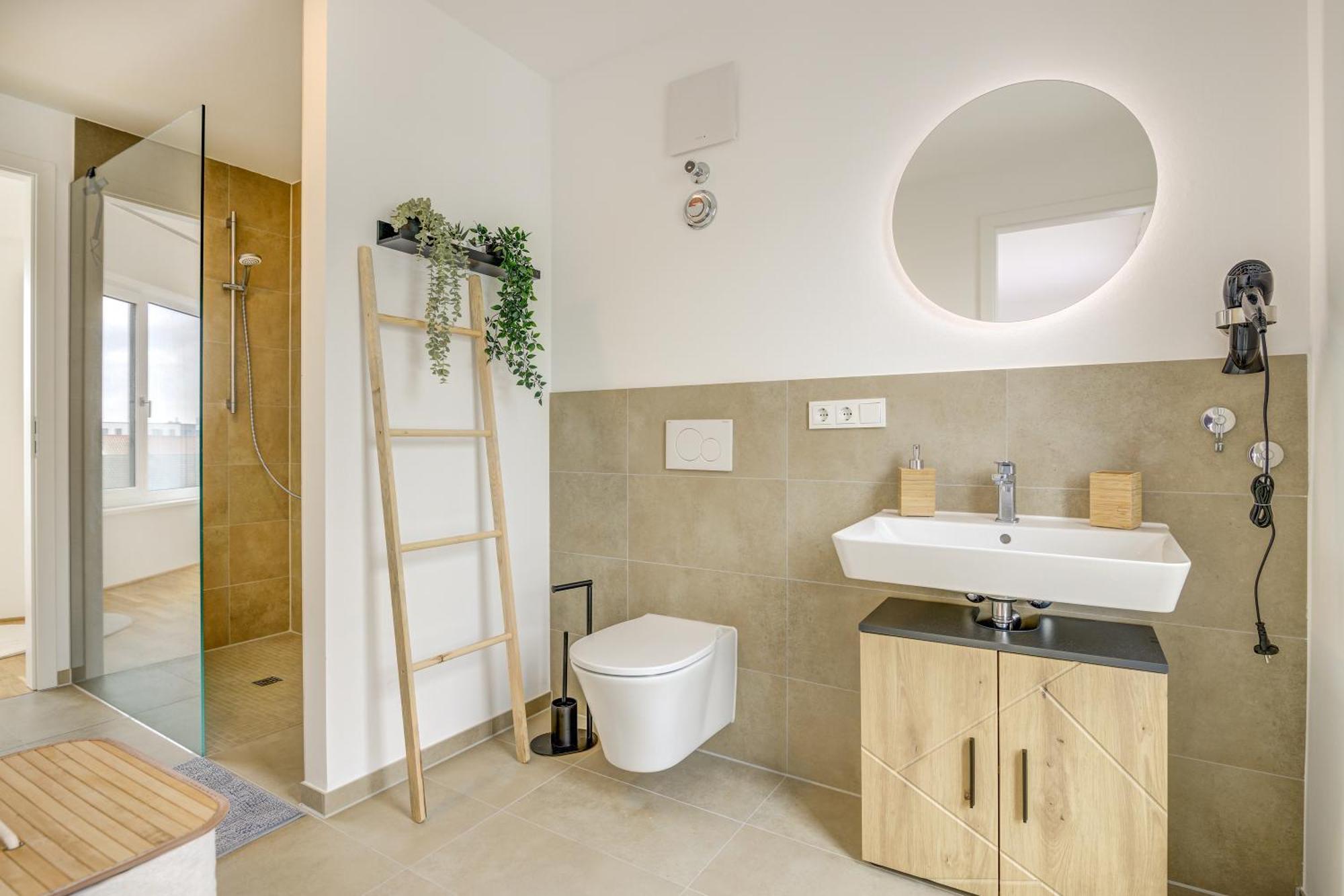Exklusive 3-Zimmer Luxus-Maisonette In Hochheim - Naehe Frankfurt Flughafen, Wiesbaden Und Mainz Хоххайм ам Майн Екстериор снимка
