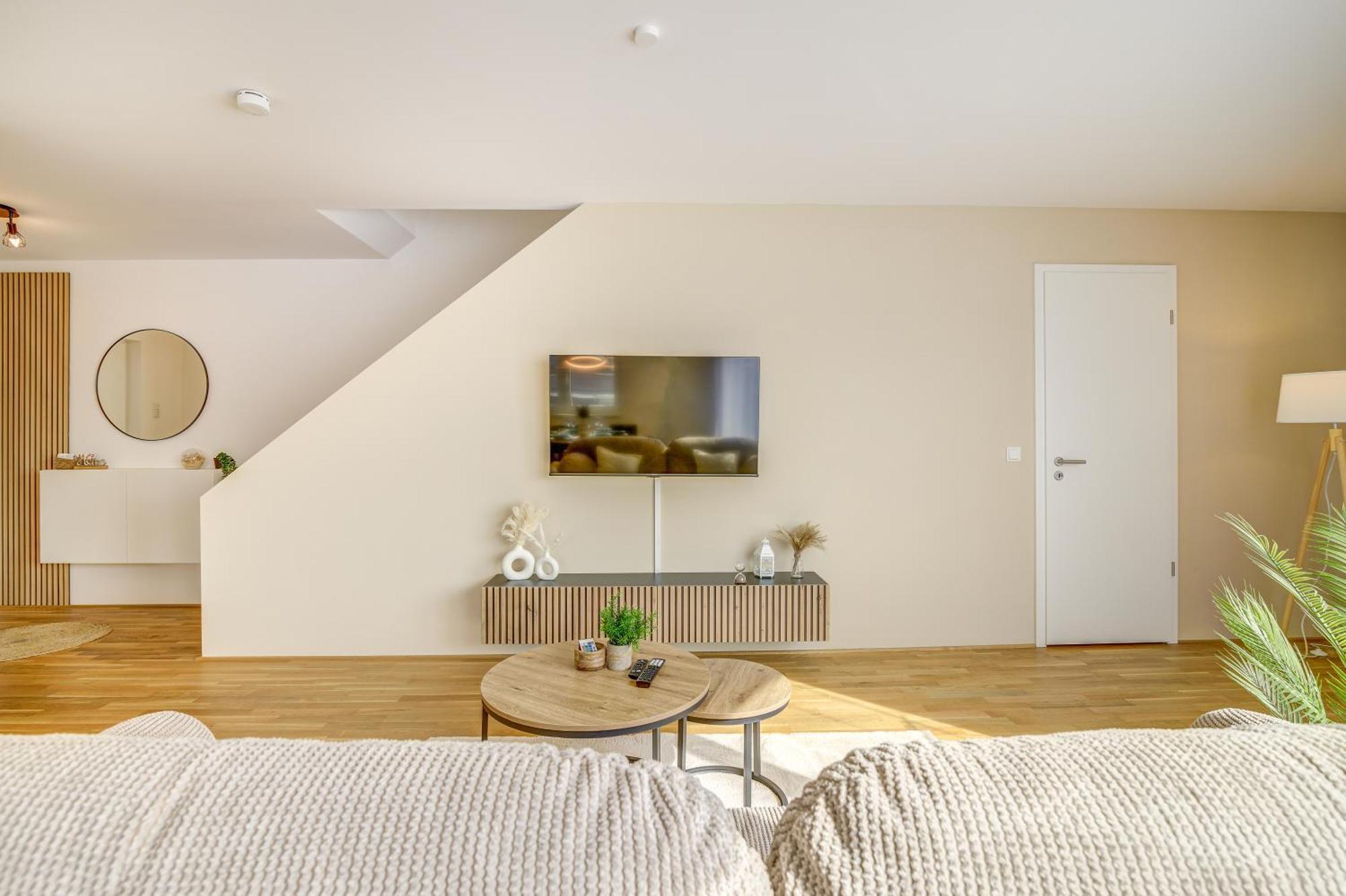 Exklusive 3-Zimmer Luxus-Maisonette In Hochheim - Naehe Frankfurt Flughafen, Wiesbaden Und Mainz Хоххайм ам Майн Екстериор снимка