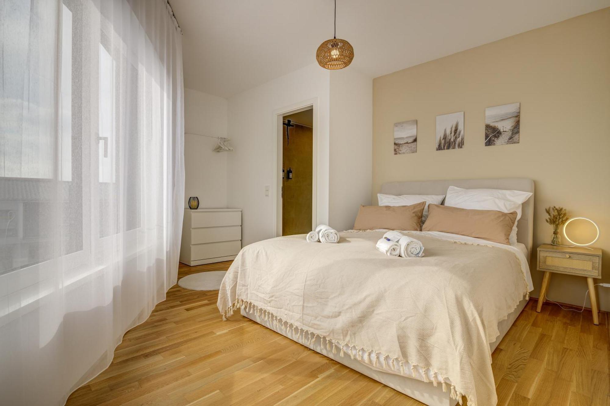 Exklusive 3-Zimmer Luxus-Maisonette In Hochheim - Naehe Frankfurt Flughafen, Wiesbaden Und Mainz Хоххайм ам Майн Екстериор снимка
