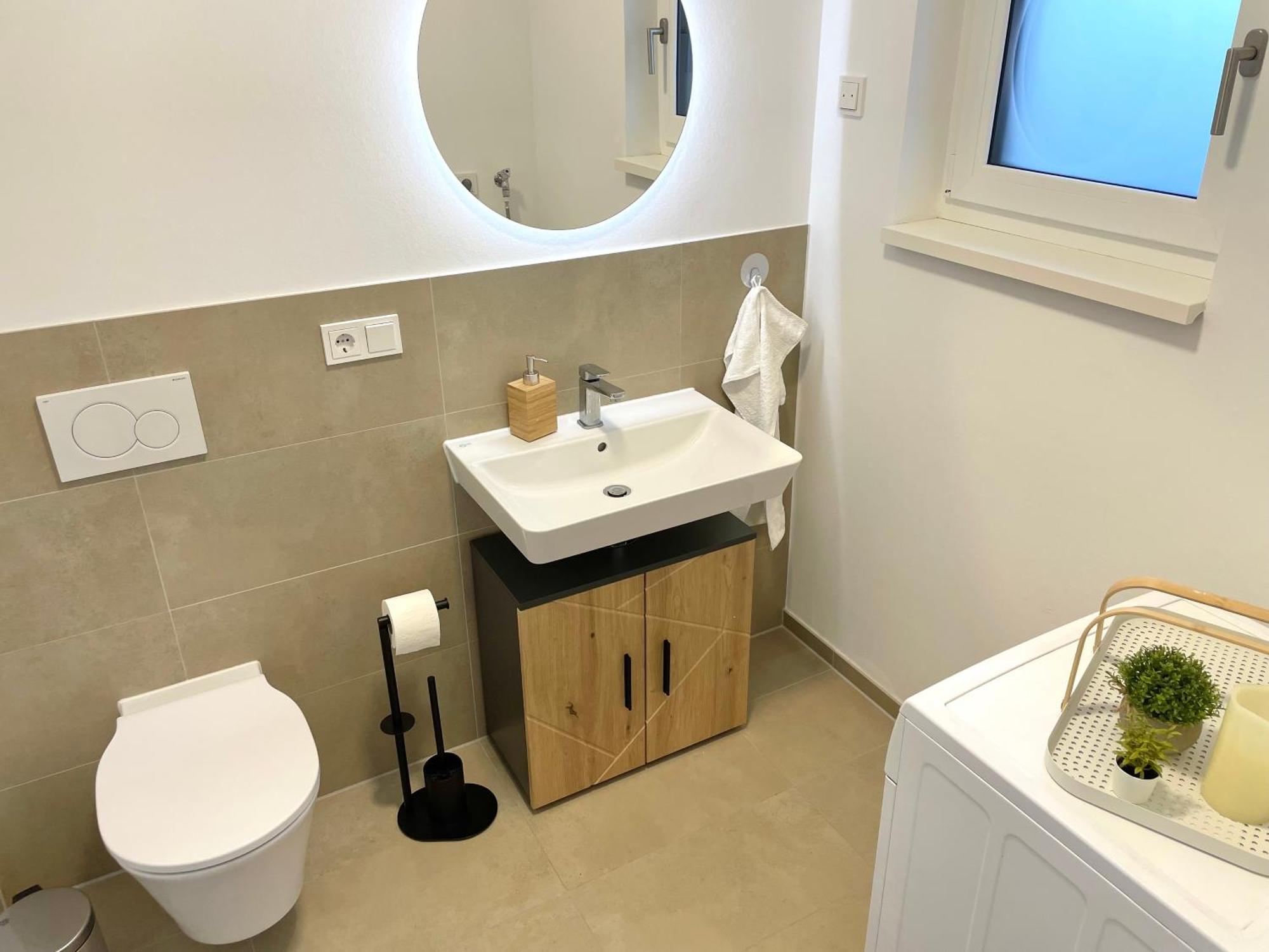Exklusive 3-Zimmer Luxus-Maisonette In Hochheim - Naehe Frankfurt Flughafen, Wiesbaden Und Mainz Хоххайм ам Майн Екстериор снимка